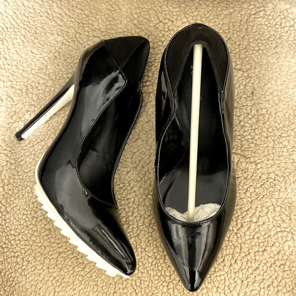 Just Fab Size 7.5 Black Heels
